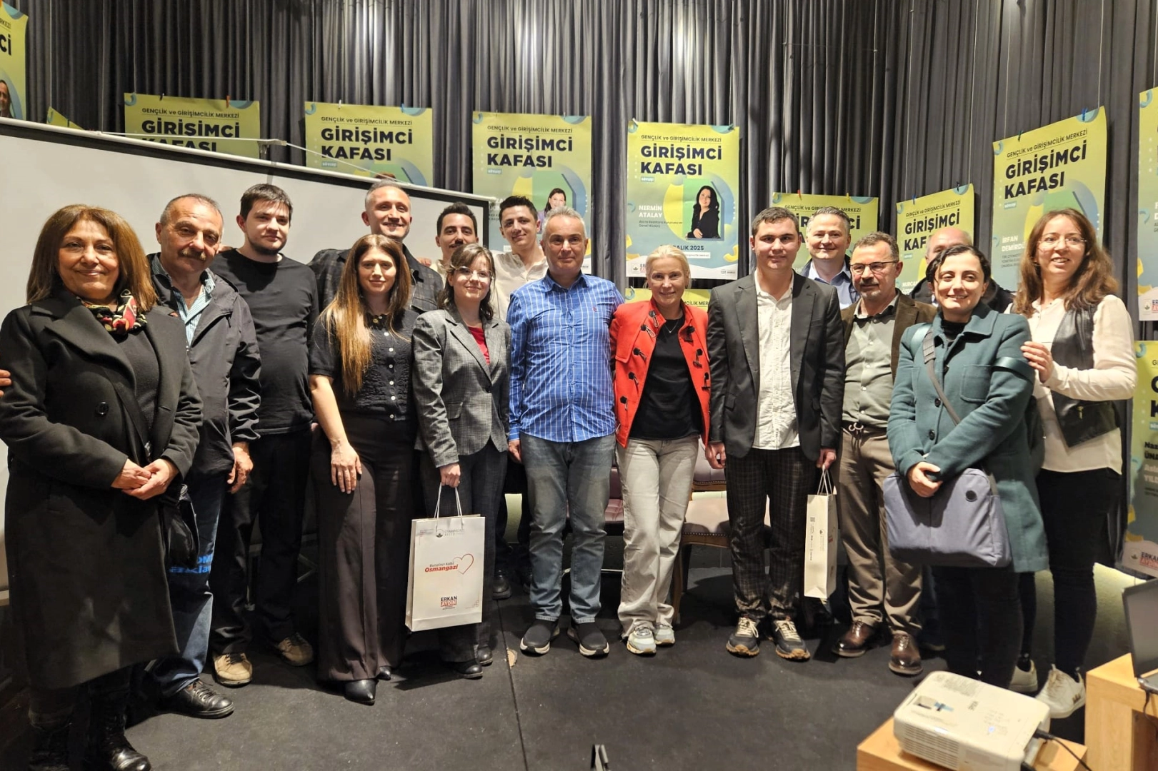 Bursa Osmangazi&rsquo;de otizmli bireyler iş g&uuml;c&uuml;nde konuşuldu