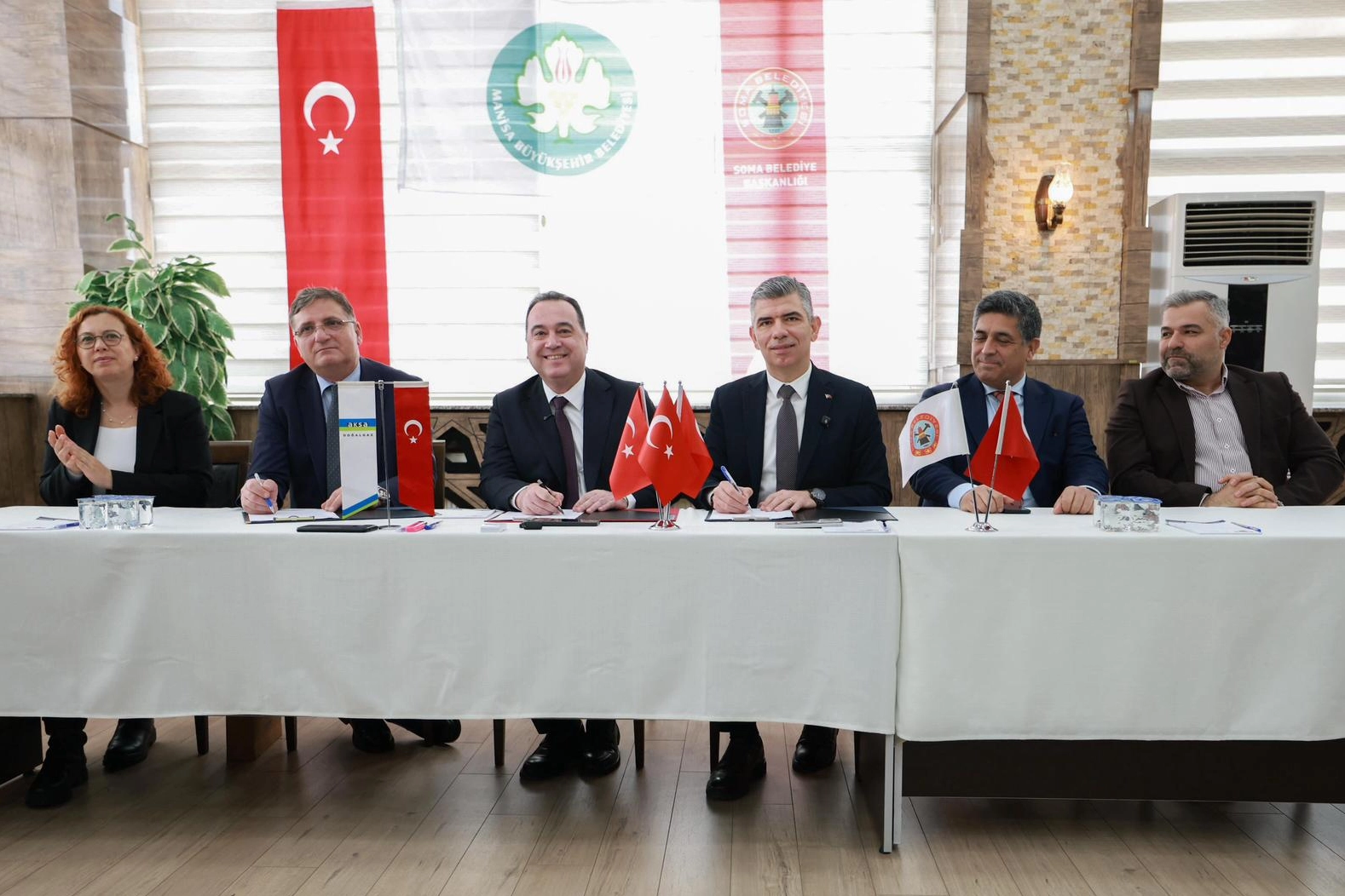 Manisa Soma&rsquo;da doğal gaz i&ccedil;in imzalar atıldı