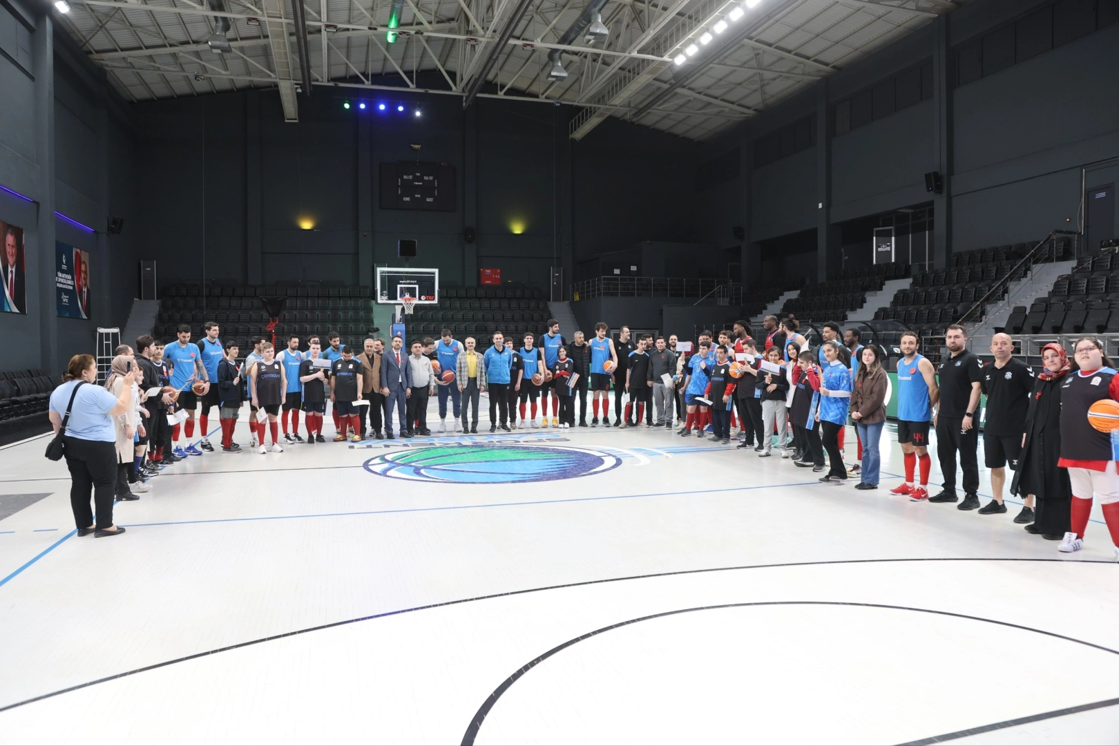 Kocaeli &Ccedil;ayırova&rsquo;da &ouml;zel bireylere anlamlı destek