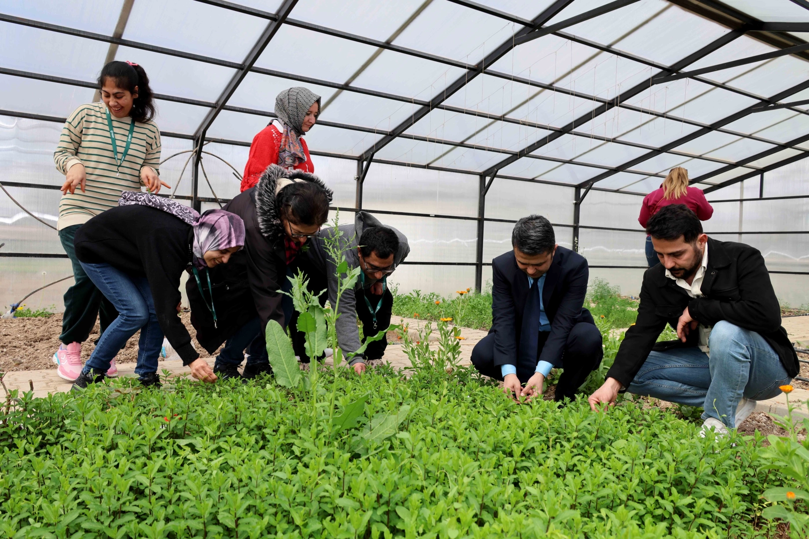 Konya'da Karatay Belediyesi otizmli &ouml;ğrencileri doğayla buluşturdu