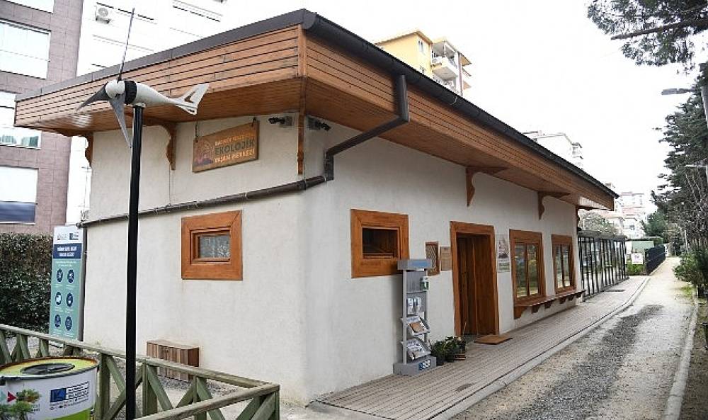 Kadık&ouml;y'de Ekolojik Yaşam Merkezi'nde At&ouml;lyeler S&uuml;r&uuml;yor