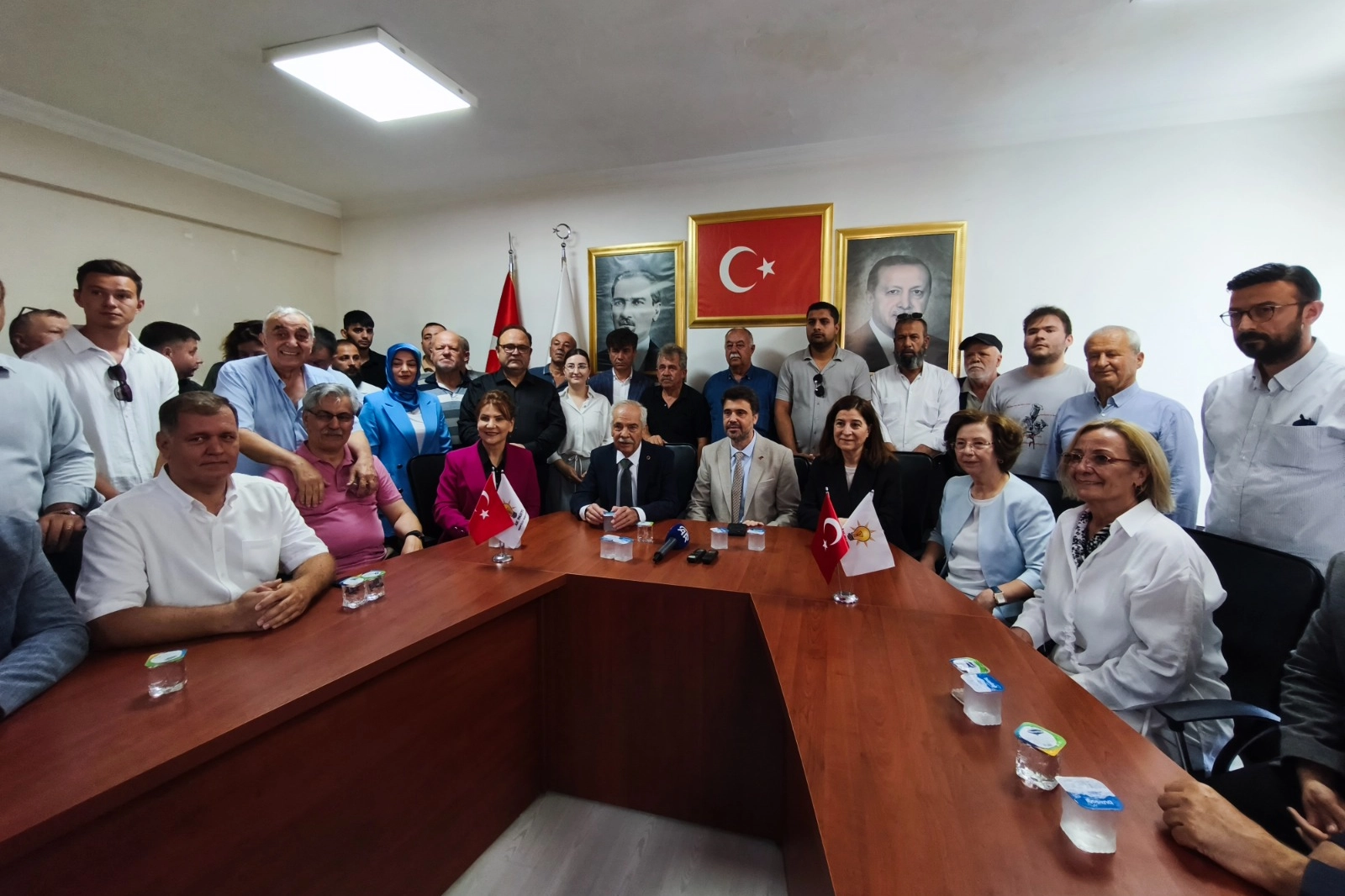 AK Parti'ye katılan Başkan &Ouml;zcan: Ge&ccedil;işimizin bedeli Keşan'a hizmet olsun