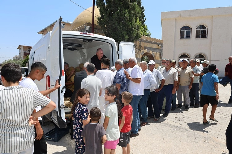 Hatay B&uuml;y&uuml;kşehir'den vatandaşlara 100 ton kavun