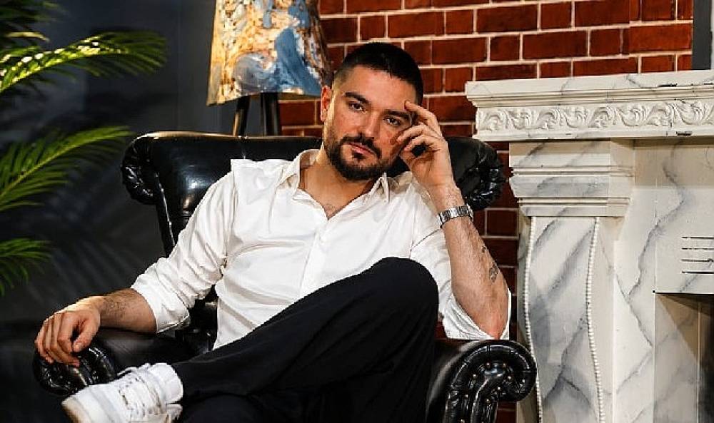 Onur Bertaraf, yeni şarkısı 'K&uuml;llerimden' ile yeni bir sayfa a&ccedil;ıyor