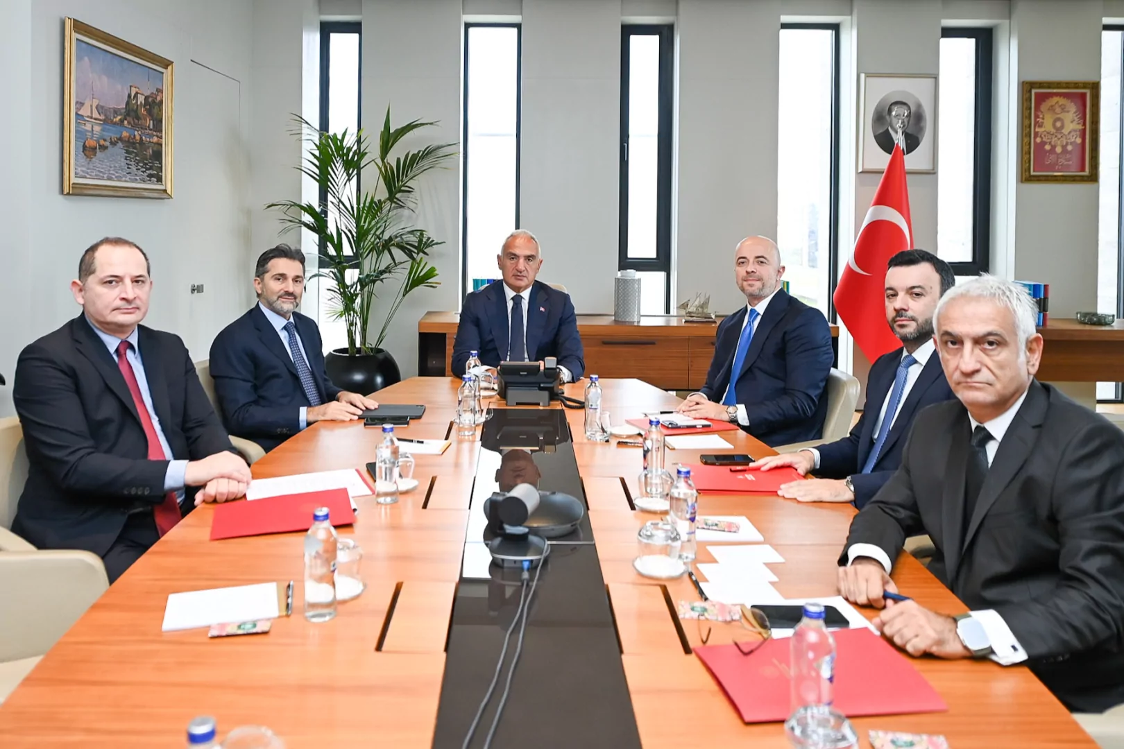 Bakan Ersoy ve THY y&ouml;netiminden turizm zirvesi