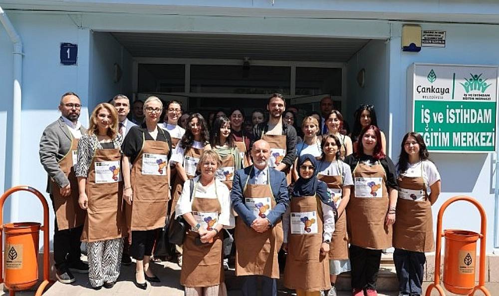 &Ccedil;ankaya'da Gen&ccedil; Kadınlar Eğitimlerle İstihdama Adım Atıyor