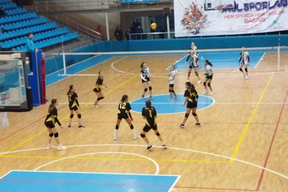 Keşan Yıldızı Spor Kul&uuml;b&uuml; DSİ&rsquo;yi 3-0 ile ge&ccedil;ti