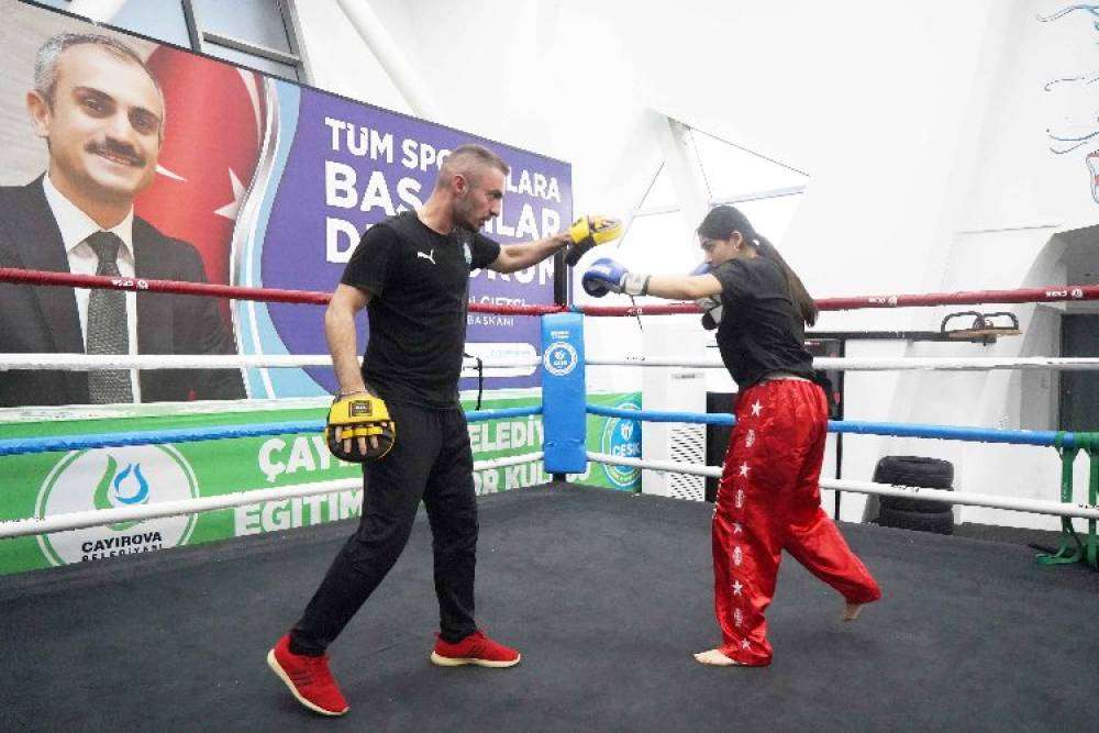 &Ccedil;ayırova'da kış spor okullarında eğitime devam