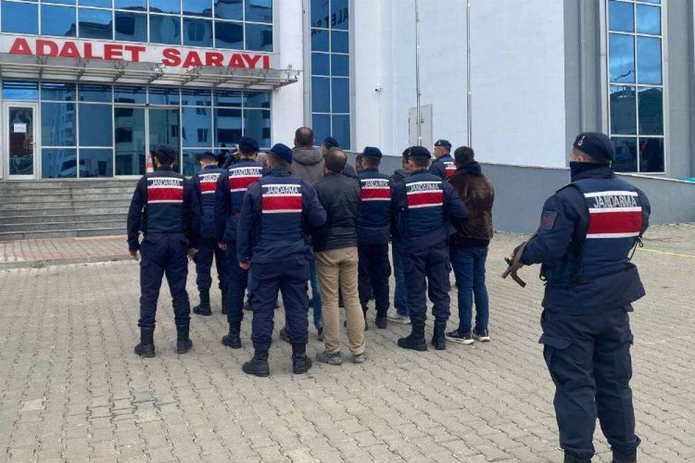 Jandarma Keşan&rsquo;da aranan 6 kişiyi yakaladı