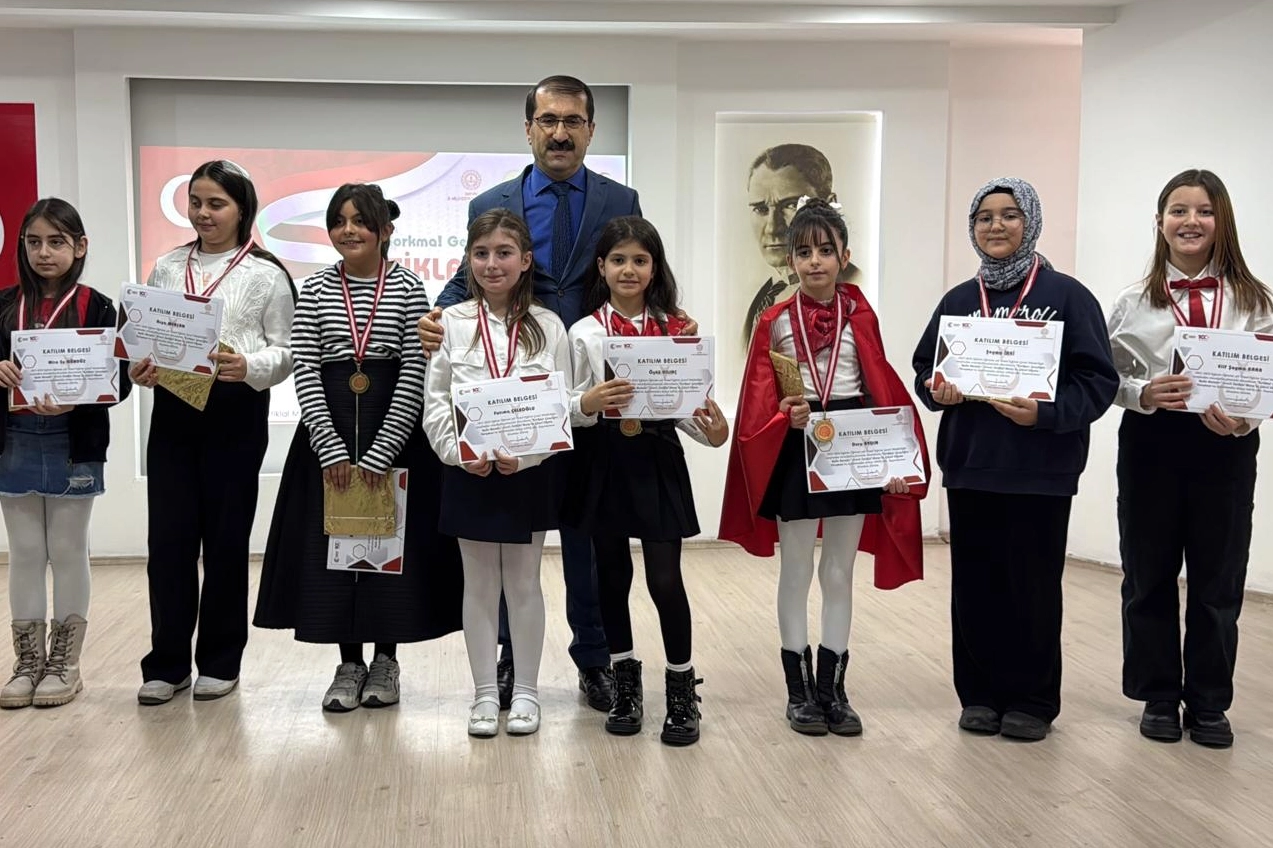 Artvin&rsquo;de, İstiklal Marşı&rsquo;nı g&uuml;zel okuma yarışması d&uuml;zenlendi