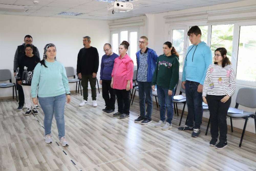 Kocaeli'de &ouml;zel &ouml;ğrenciler yeteneklerini sergiledi