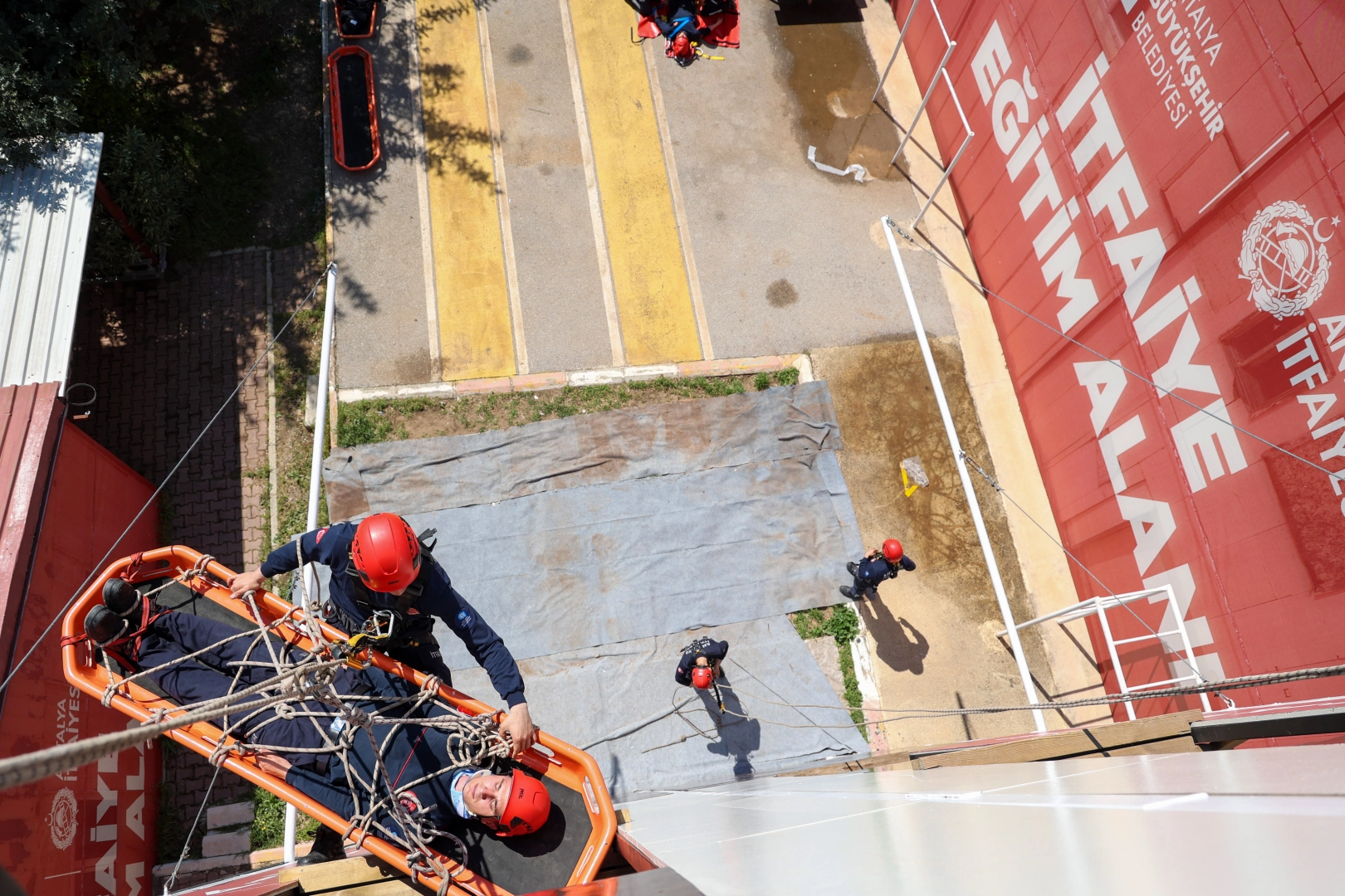 Antalya itfaiyesinin yeni erleri g&ouml;rev yerlerine atandı