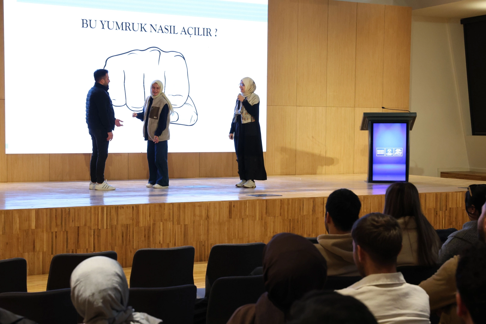 Konya'da yeni evli &ccedil;iftlere eğitim