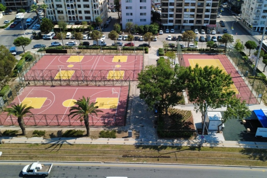 İzmir'de yeni spor istasyonu G&ouml;ztepe&rsquo;de a&ccedil;ıldı