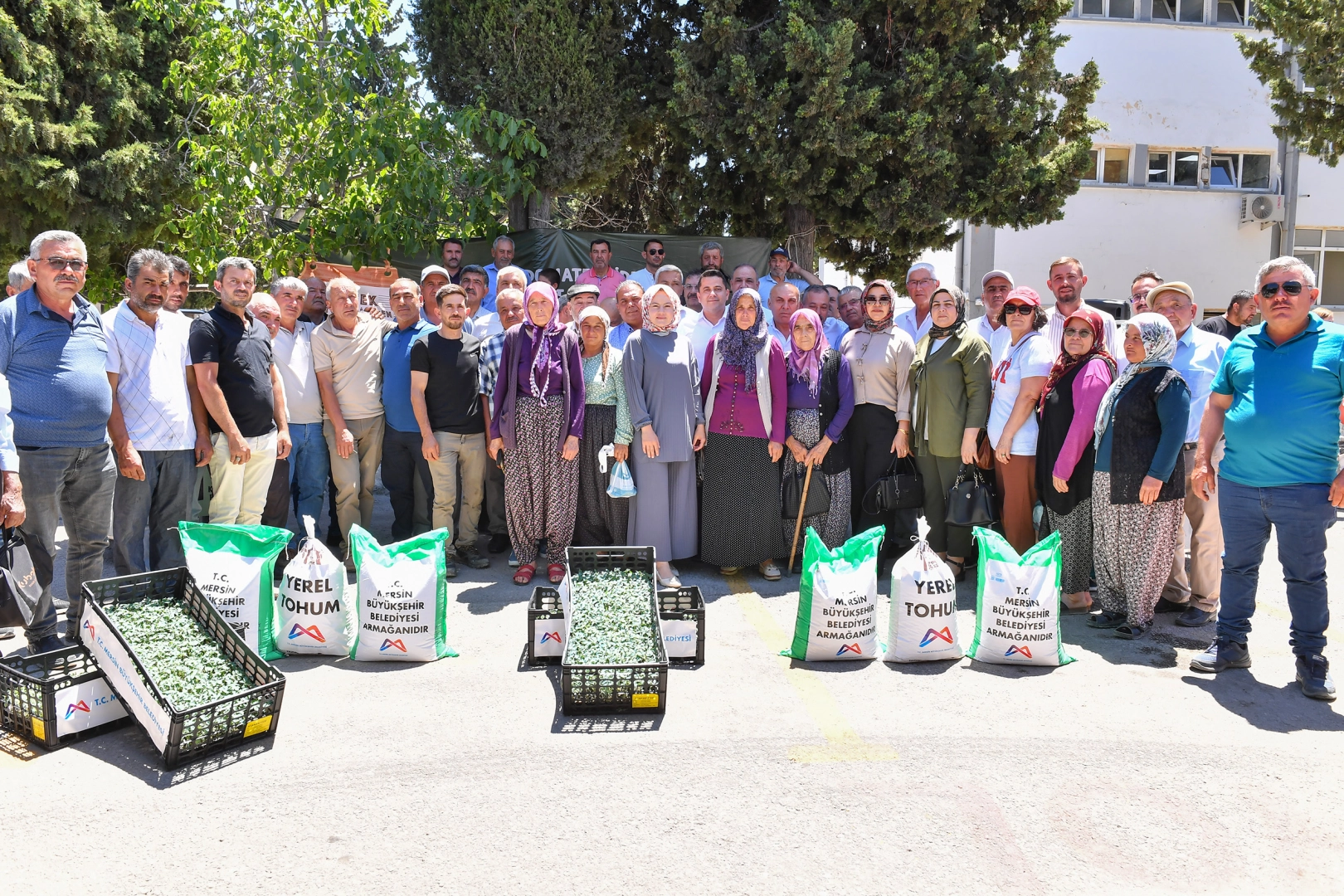 Mersin B&uuml;y&uuml;kşehir&rsquo;den G&uuml;lnarlı &uuml;reticilere &ccedil;ok y&ouml;nl&uuml; destek