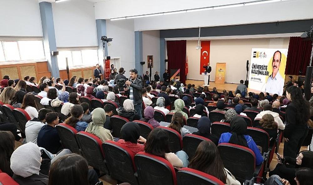 Başkan Altay NE&Uuml; &Ouml;ğrencileriyle Buluştu:  &ldquo;Sizler &Ccedil;ok Daha G&uuml;zel Bir T&uuml;rkiye İnşa Edeceksiniz"