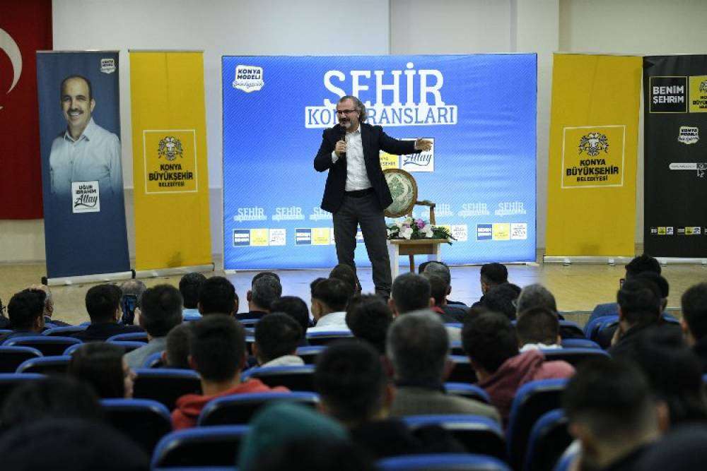 Konya 'Şehir Konferansları'nı s&uuml;rd&uuml;r&uuml;yor