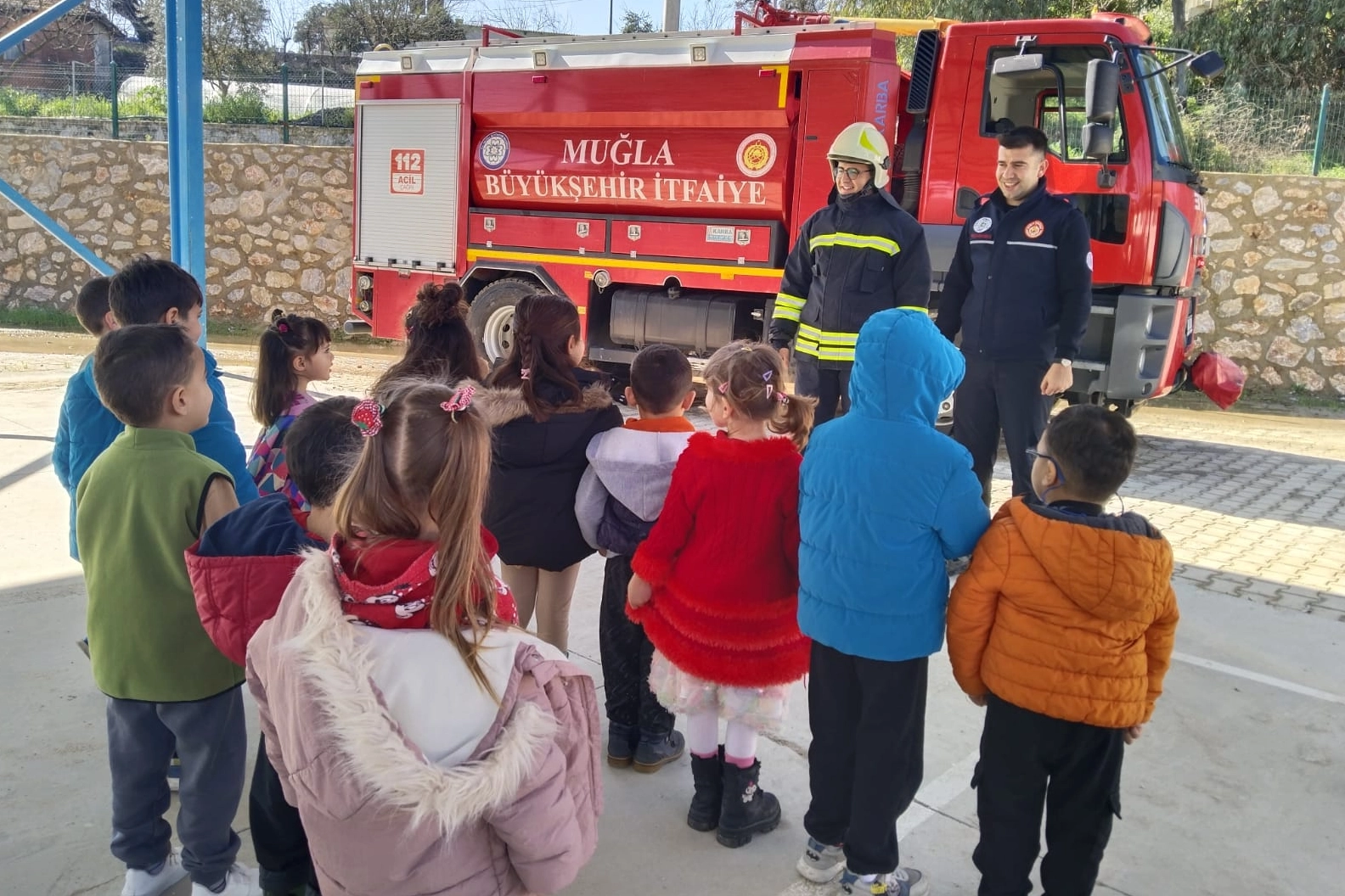Miniklere yangın g&uuml;venliği eğitimi