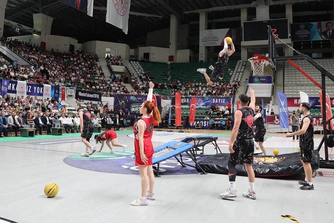 Bursa&rsquo;da Yaz Spor Okulları coşkuyla başladı