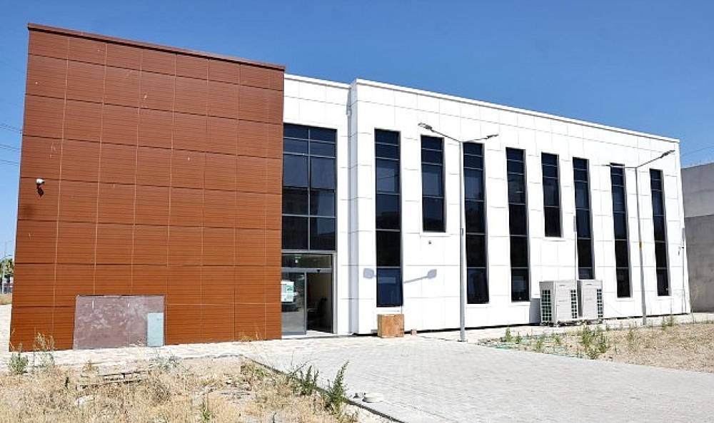 Menemen'in yepyeni gen&ccedil;lik merkezi i&ccedil;in geri sayım başladı