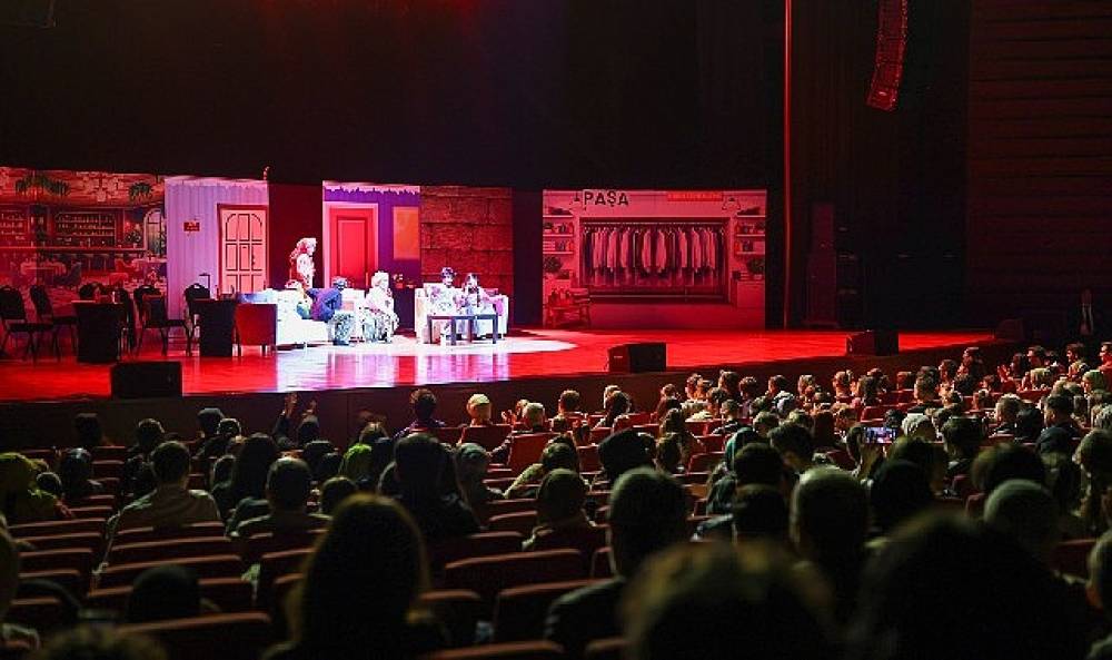 Paldır G&uuml;ld&uuml;r Şov 8 seyirciyle buluştu