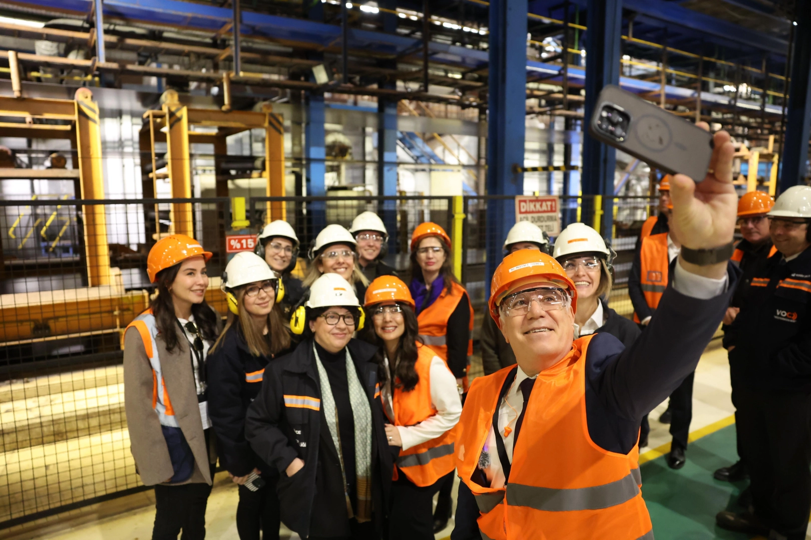 Bursa'da Başkan Bozbey'den kadın emek&ccedil;ilere anlamlı ziyaret