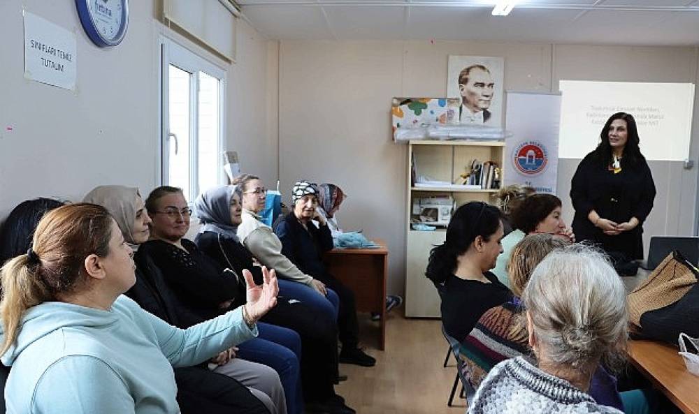 Maltepeli kadınlara dijital riskler ve korunma yolları anlatıldı
