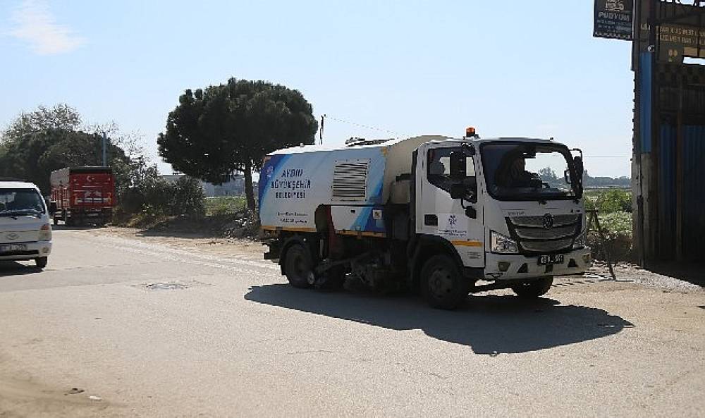 Aydın B&uuml;y&uuml;kşehir Belediyesi'nden Acarlar'da &ccedil;evre d&uuml;zenleme ve bakım &ccedil;alışması