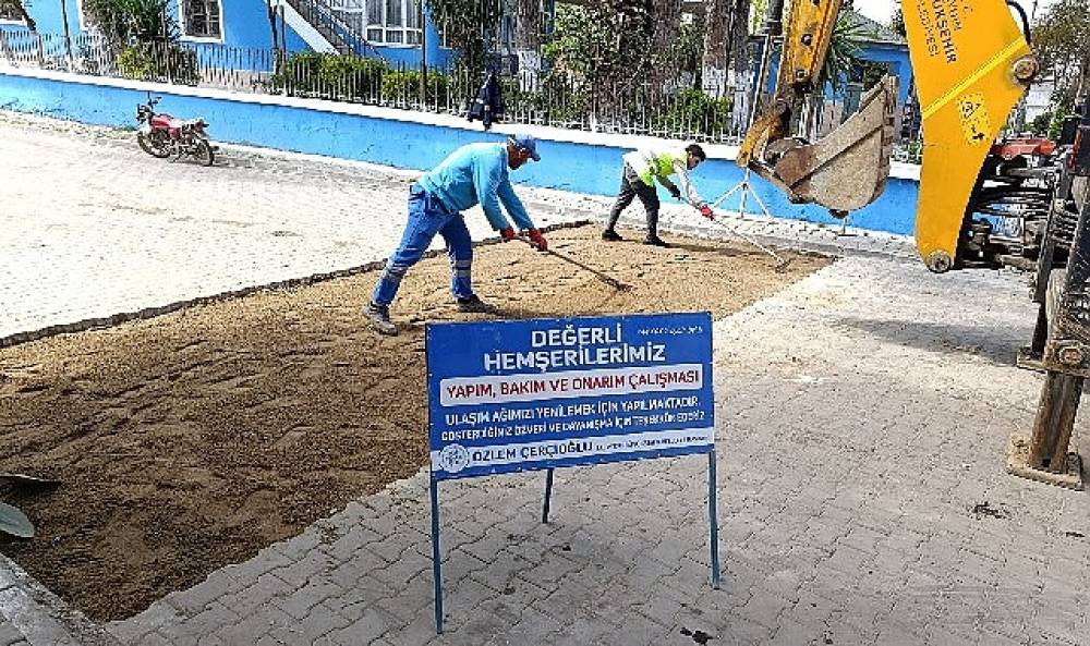 Başkan &Ccedil;er&ccedil;ioğlu'nun &ouml;nc&uuml;l&uuml;ğ&uuml;nde Aydın'ın t&uuml;m il&ccedil;elerinde yol yapım ve yenileme &ccedil;alışmaları s&uuml;r&uuml;yor