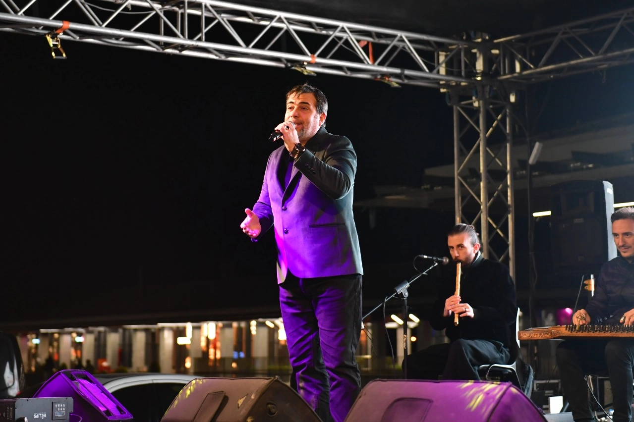 Osmangazi Meydanı&rsquo;nda Ramazan coşkusu s&uuml;r&uuml;yor