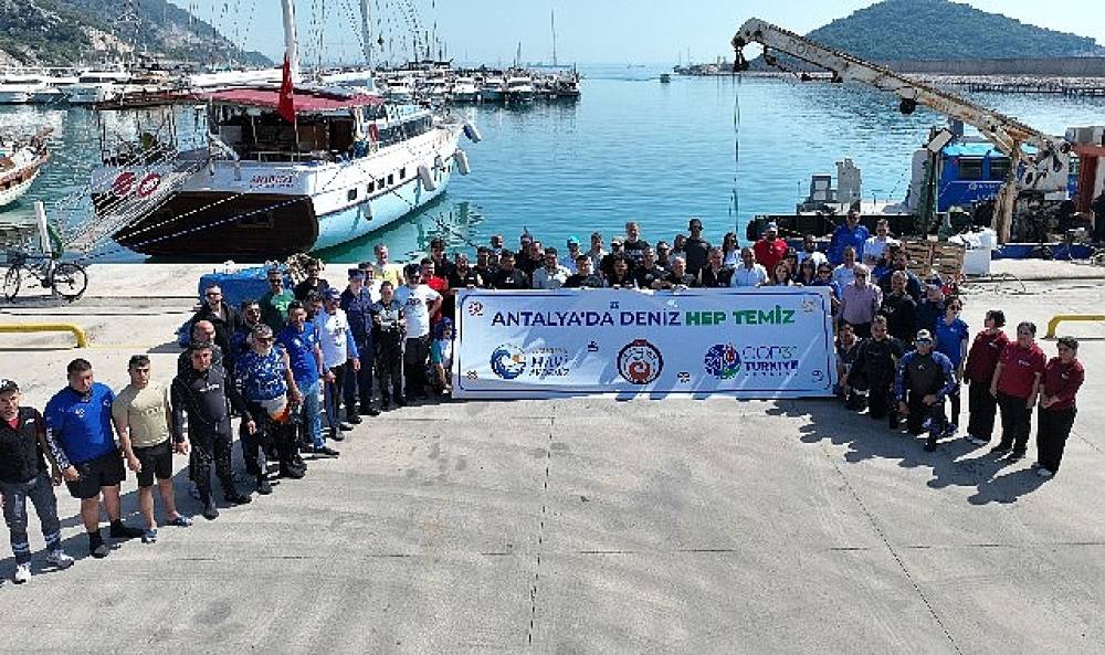 Balık&ccedil;ı Barınağı'nda deniz dip temizliği