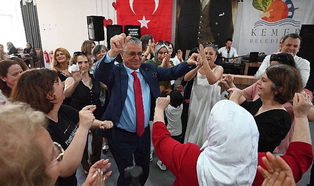 Kemer Belediyesi'nden Anneler G&uuml;n&uuml; etkinliği 