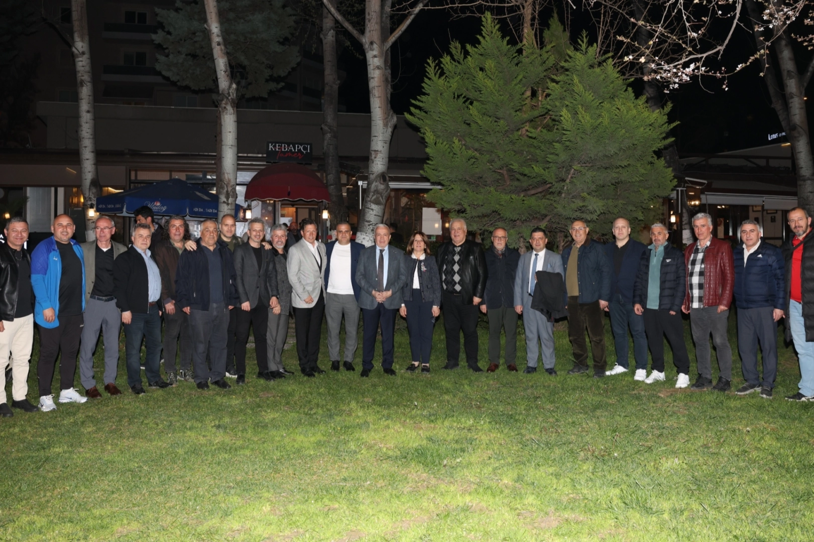 Bursa Nil&uuml;fer'de Başkan &Ouml;zdemir'den amat&ouml;r spor kul&uuml;pleri buluşması