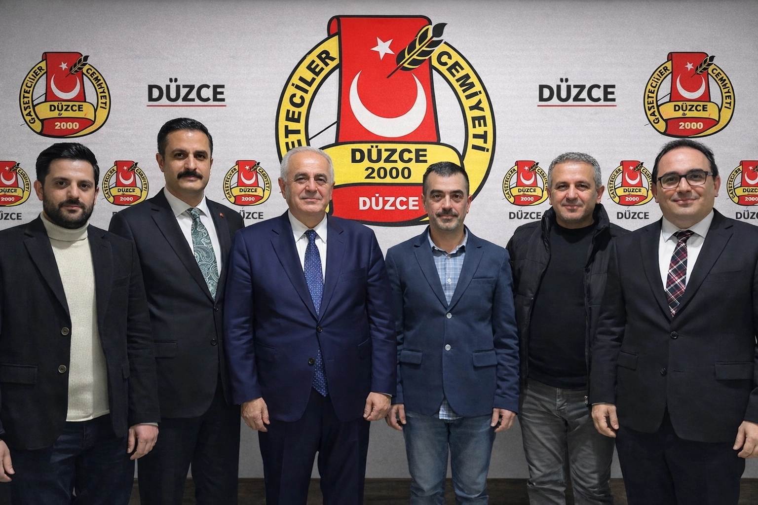 Kamu Başdenet&ccedil;isi Akarca, D&uuml;zce Gazeteciler Cemiyeti&rsquo;ni ziyaret etti