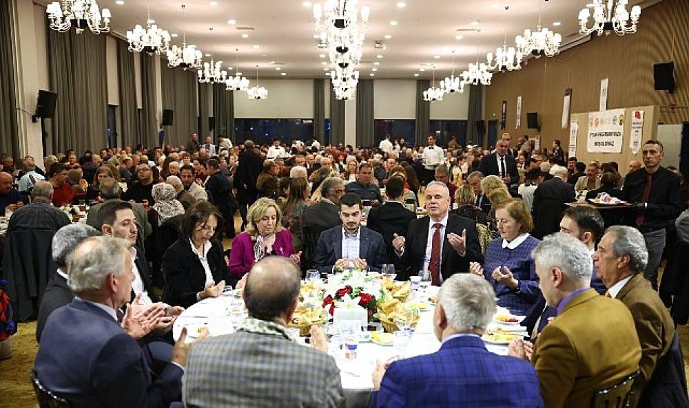 Başkan G&uuml;ner, Soydaşları Konuk Etti