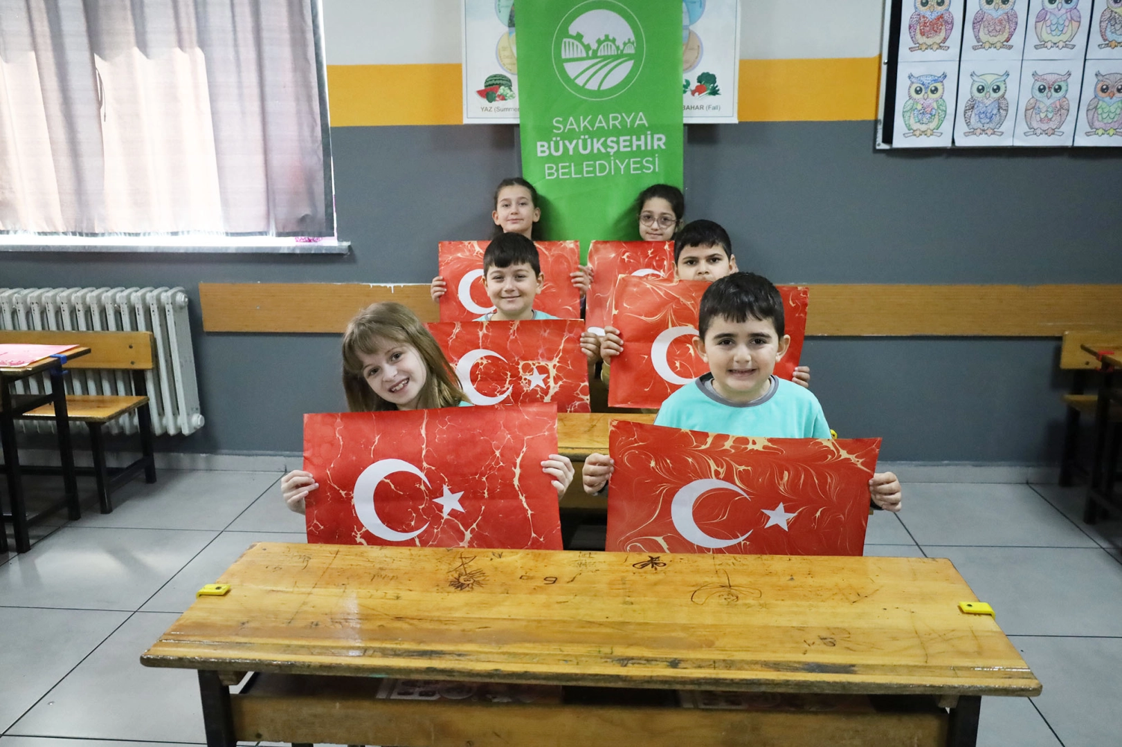 Sakarya B&uuml;y&uuml;kşehir &ouml;ğrencilerle milli marşı andı