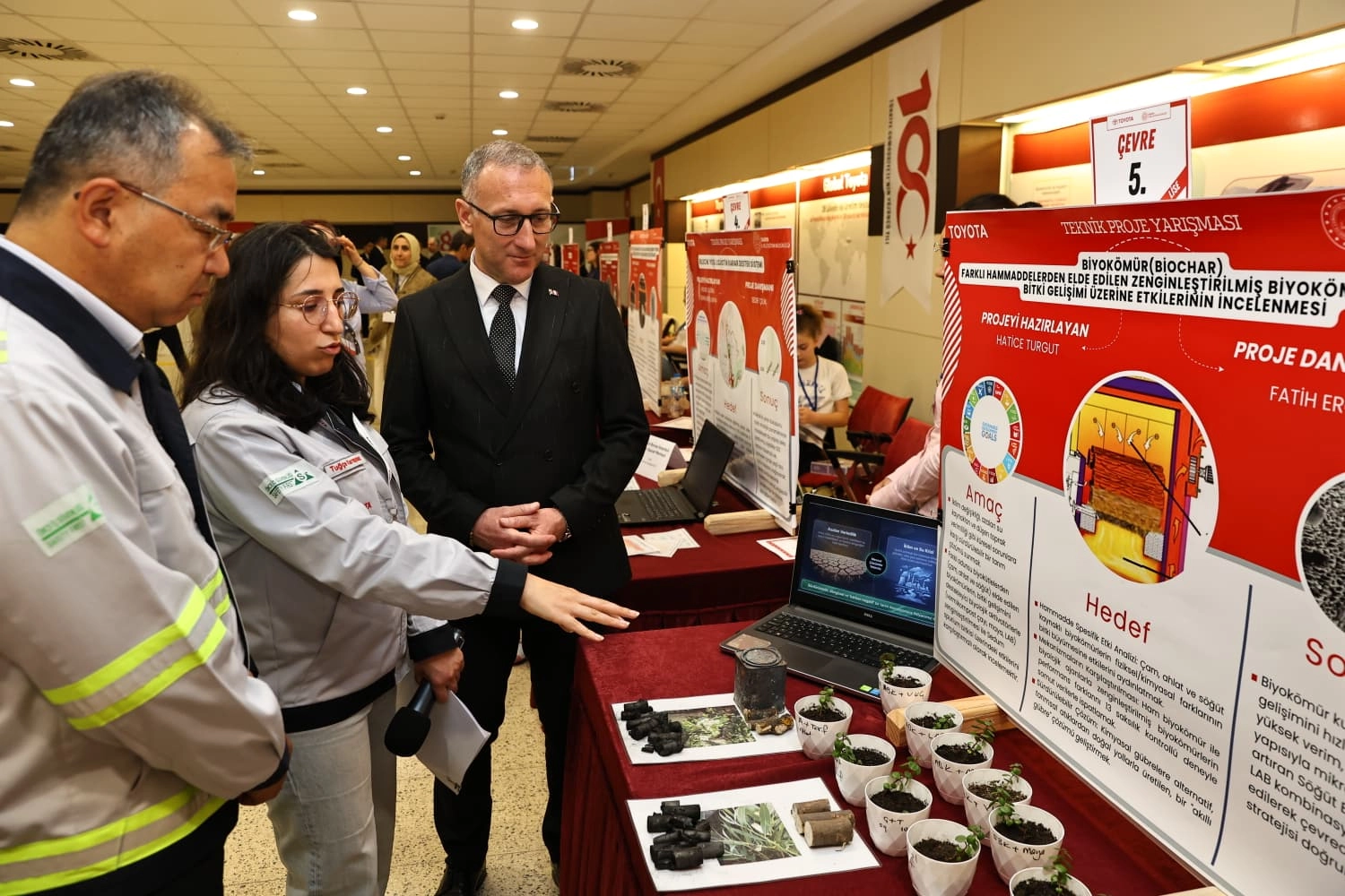 Sakarya'da teknoloji ve &ccedil;evre odaklı projeler yarıştı