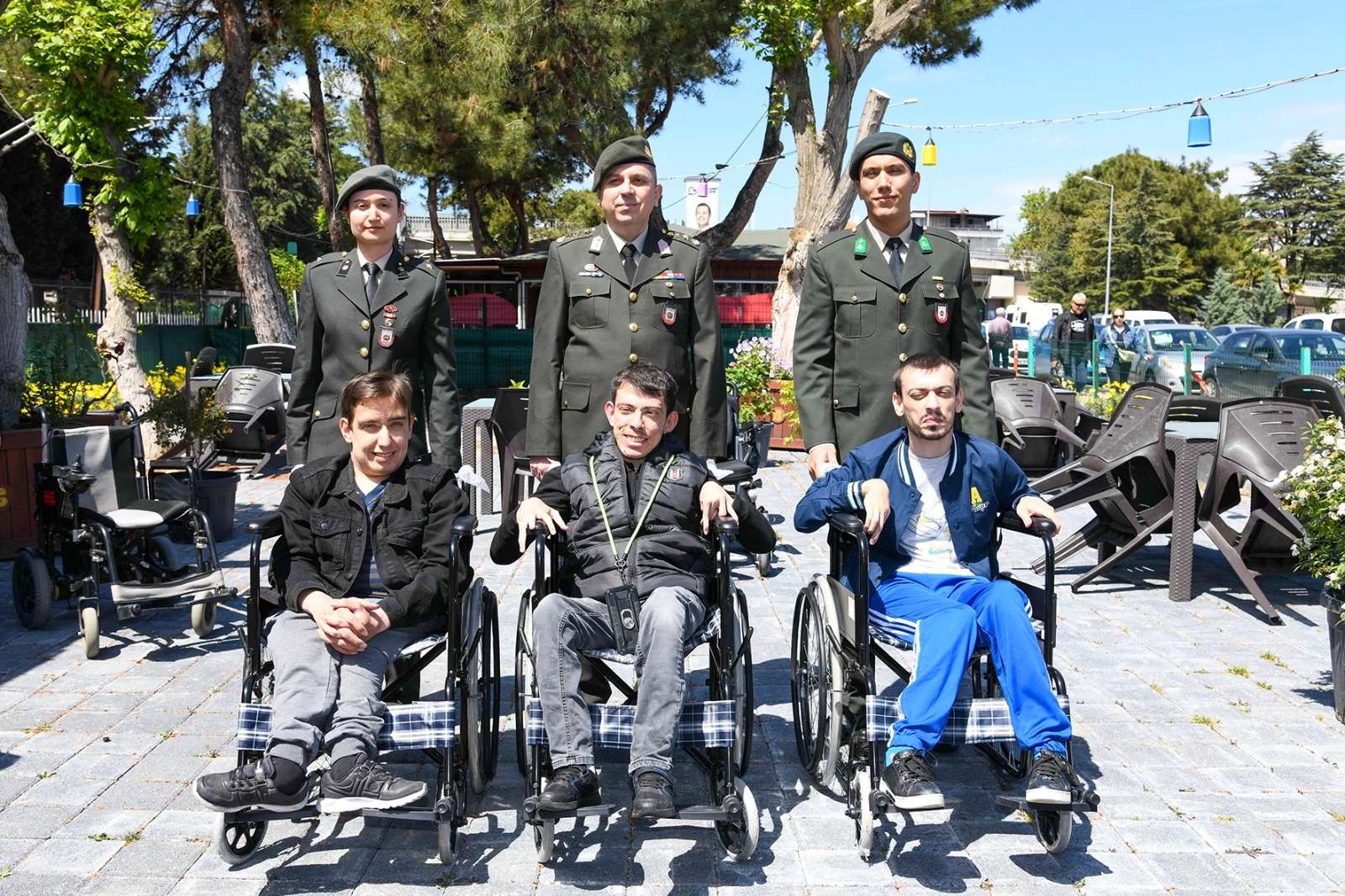 Mehmet&ccedil;ikten anlamlı destek