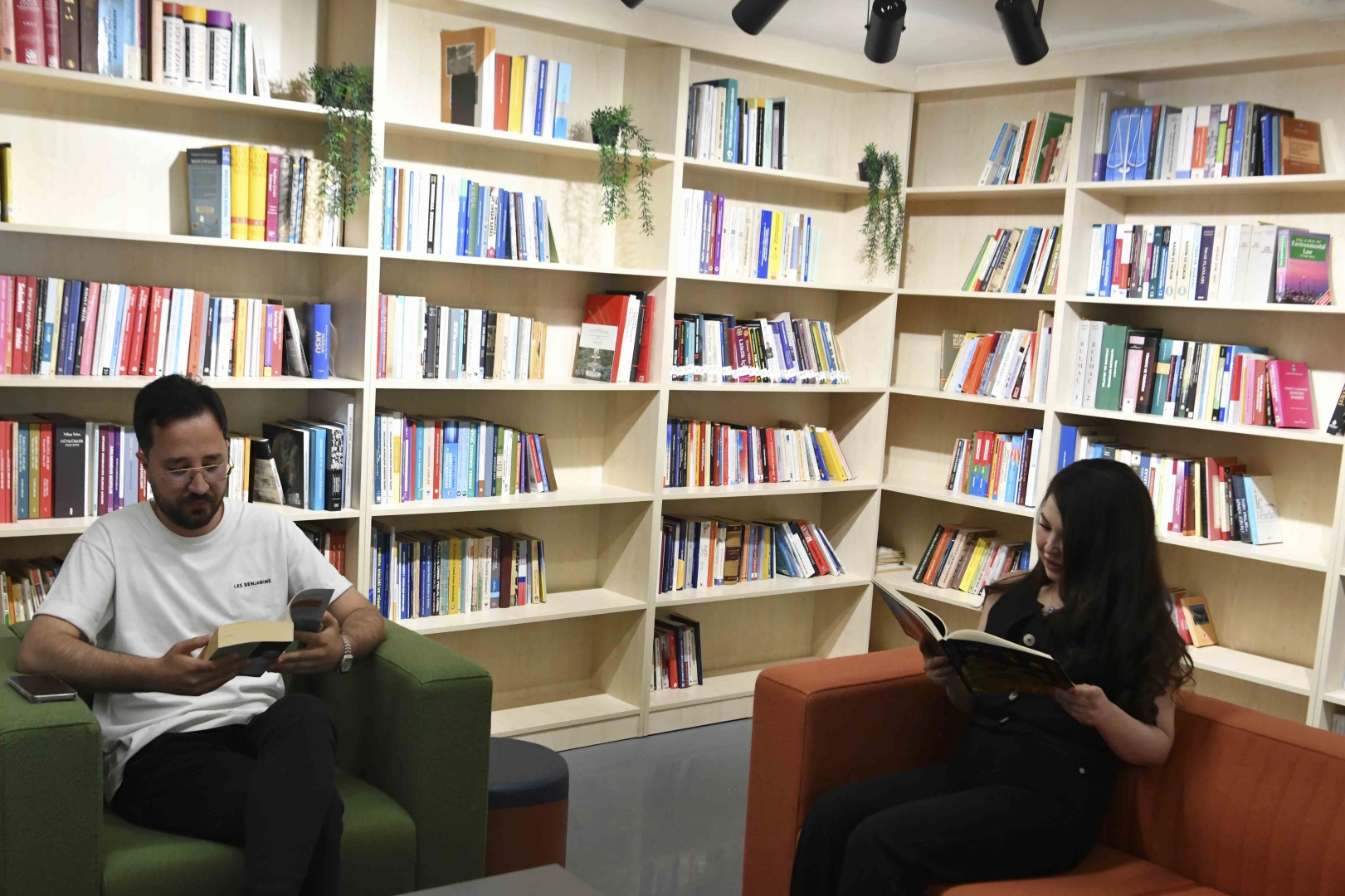 Ankara'da Esat H&acirc;l&rsquo;e Ruşen Keleş K&uuml;t&uuml;phanesi