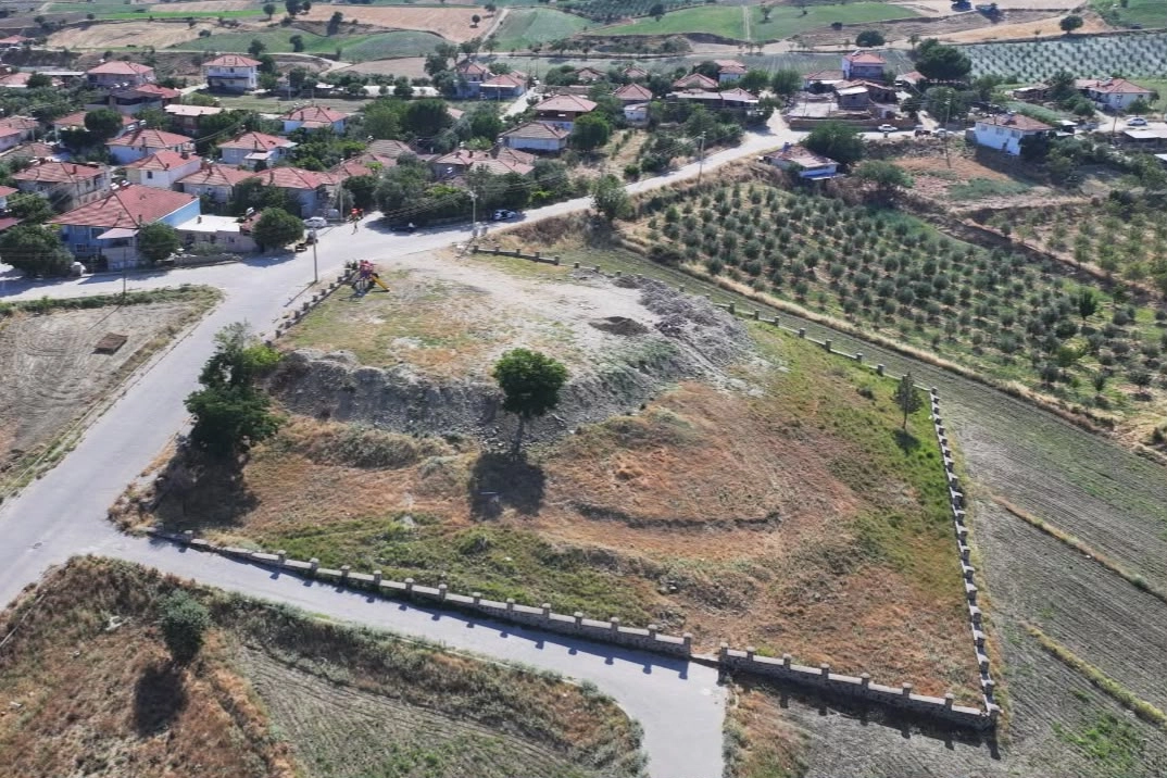 Manisa B&uuml;y&uuml;kşehir&rsquo;den Selendi&rsquo;ye yeni sosyal alanı