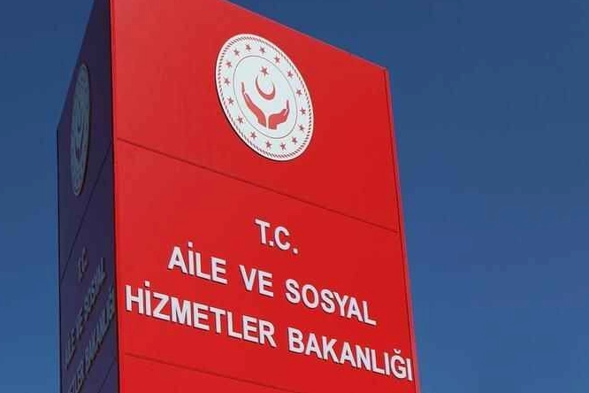 Bakanlıktan &ldquo;trans &ccedil;ocuk&rdquo; paylaşımlarına su&ccedil; duyurusu