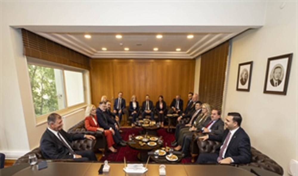 Başkan Tugay: İzmir'imizin otuz il&ccedil;esine en iyi hizmeti sağlayacağız