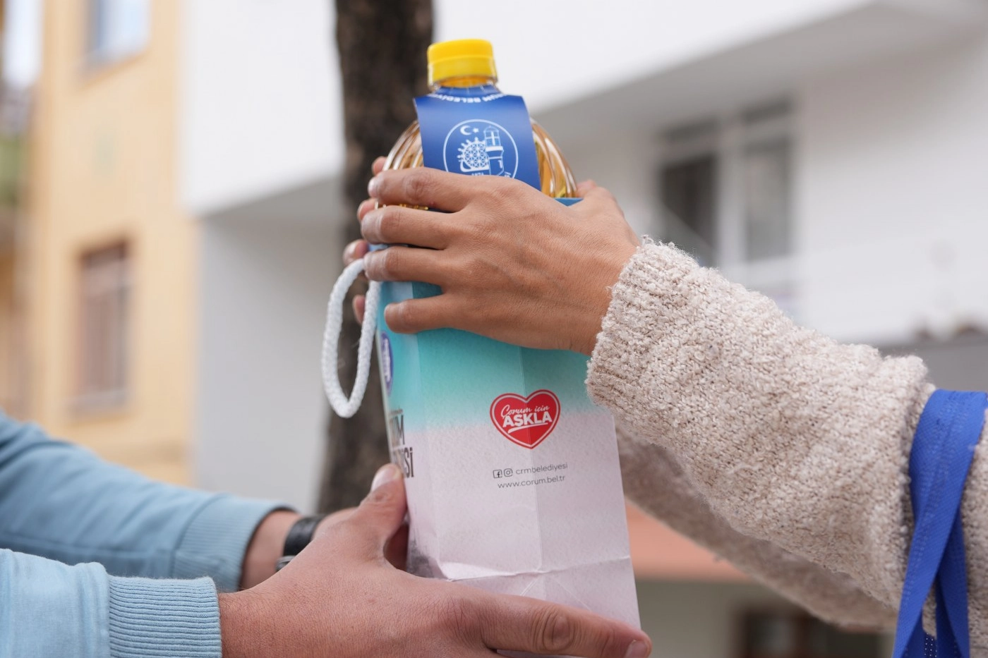 &Ccedil;orum&rsquo;da binlerce aileye Ramazan yardımı