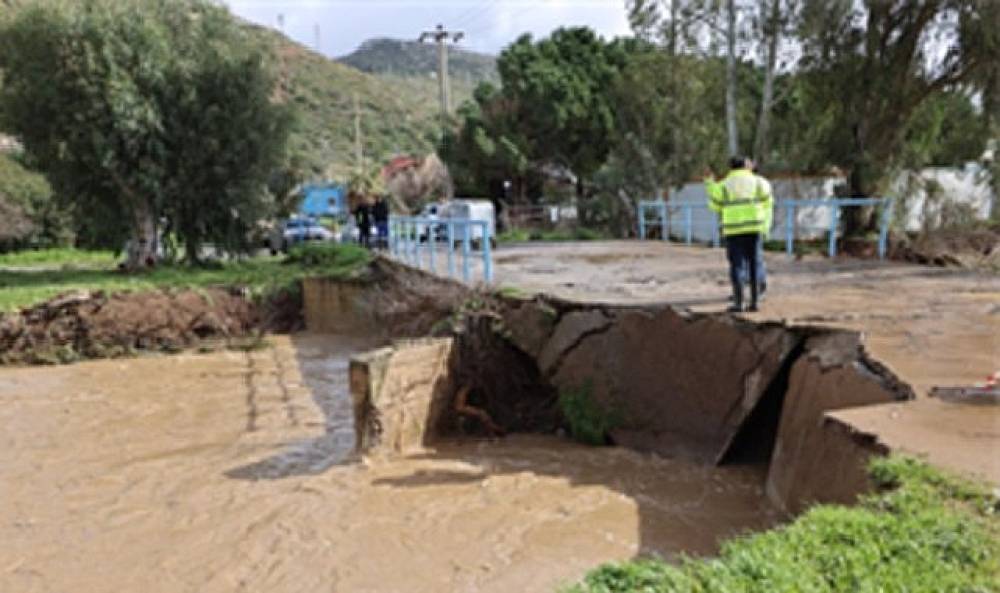 İzmir B&uuml;y&uuml;kşehir Belediyesi'nin yağış seferberliği s&uuml;r&uuml;yor