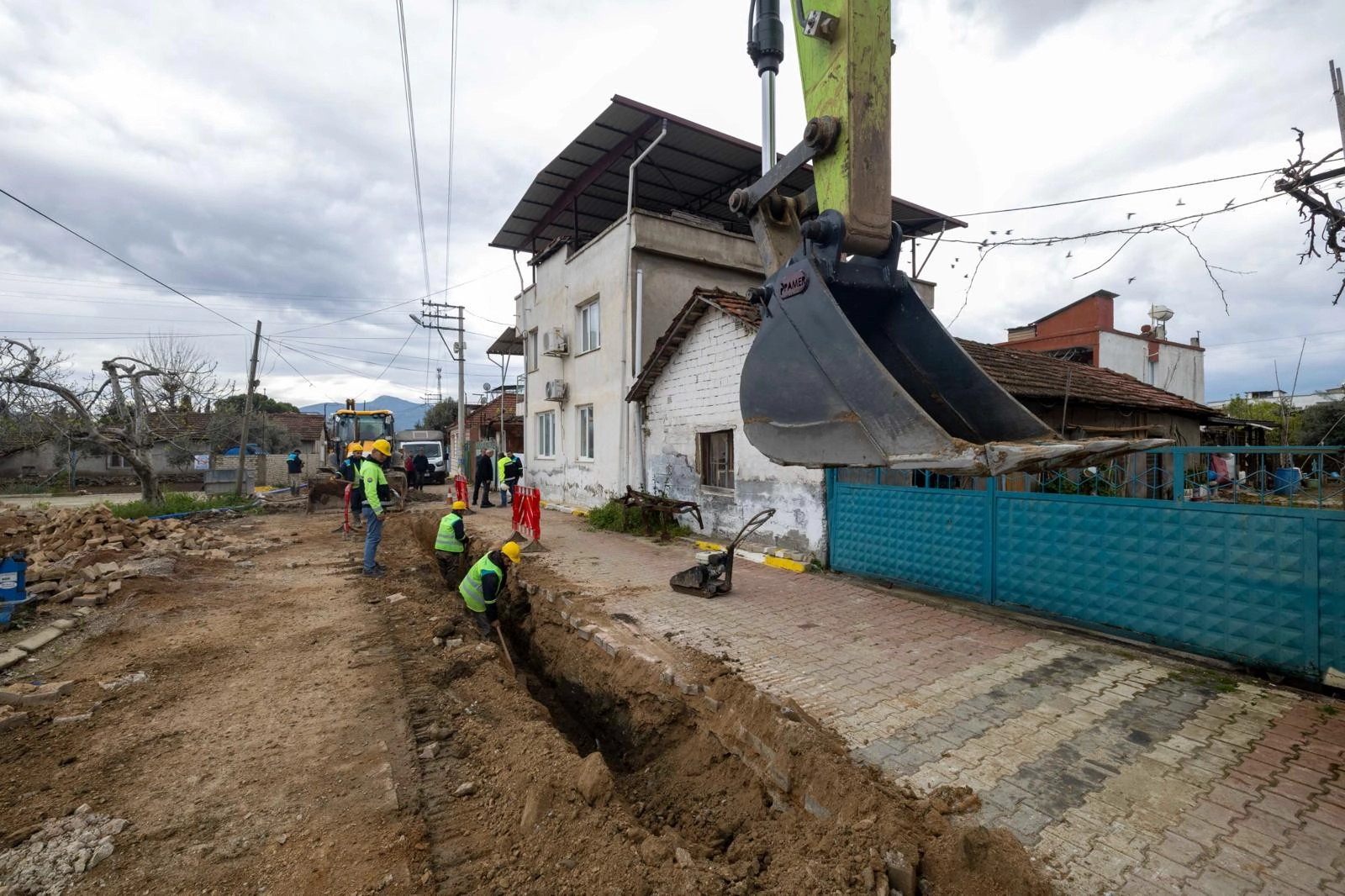 İZSU&rsquo;dan &uuml;&ccedil; il&ccedil;eye 180 milyon TL&rsquo;lik yatırım