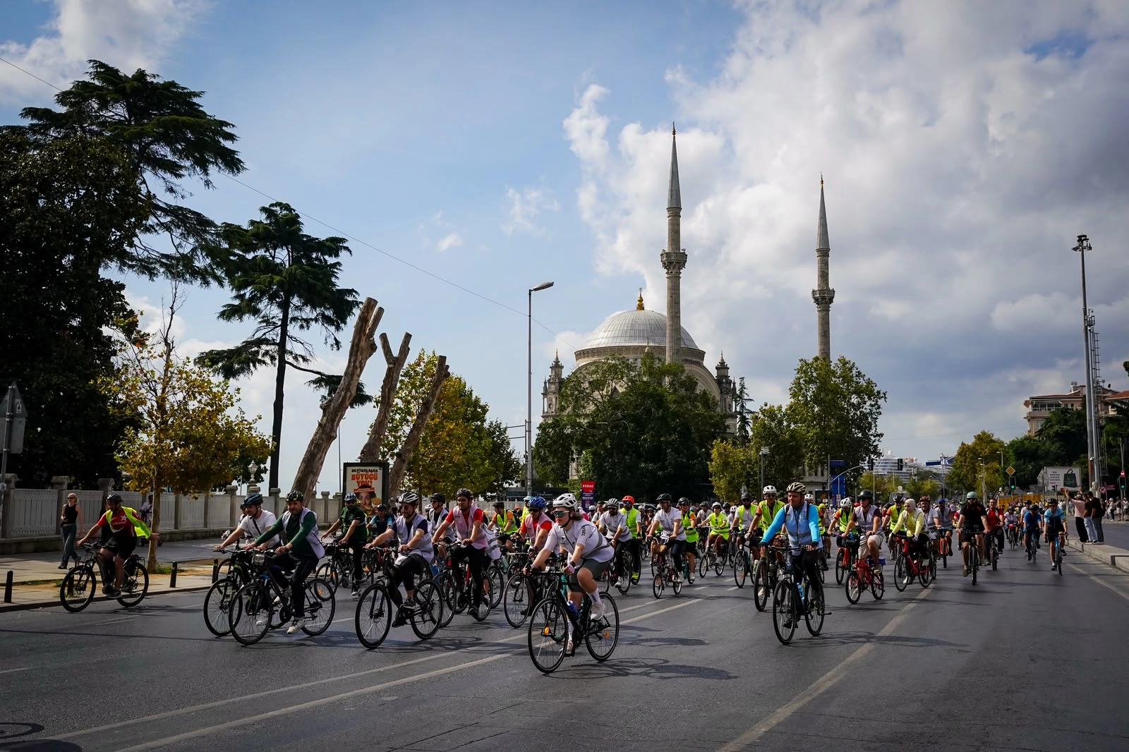 İstanbul&rsquo;da Yeşilay ve L&rsquo;&Eacute;tape T&uuml;rkiye&rsquo;den halk s&uuml;r&uuml;ş&uuml;