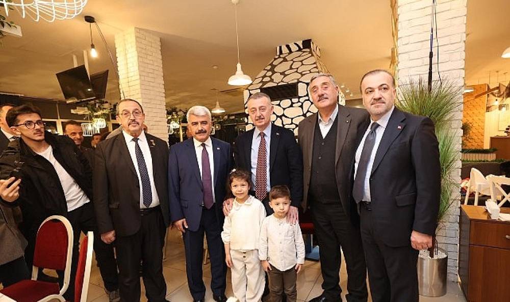 B&uuml;y&uuml;kakın şehit aileleri, gazi ve yaşlılar ile bir araya geldi