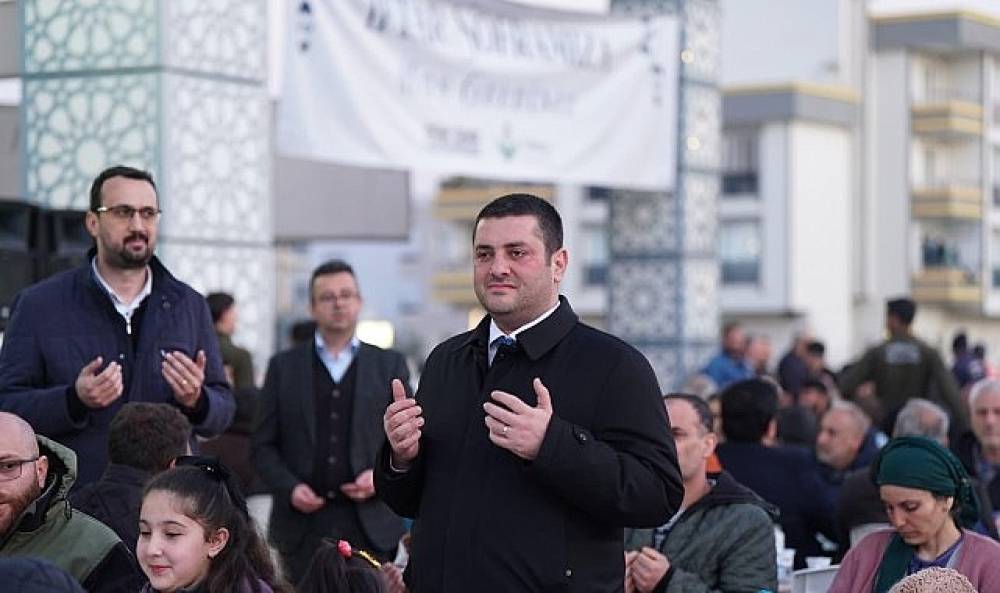 Torbalı Belediyesi'nden Atat&uuml;rk Mahallesi'nde Ramazan Sofrası