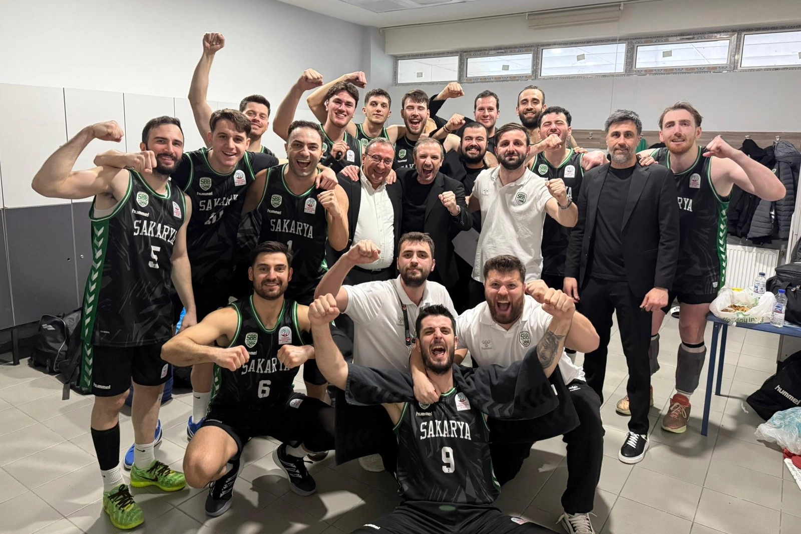 Sakarya B&uuml;y&uuml;kşehir Basketbol Play-Off&rsquo;ta!
