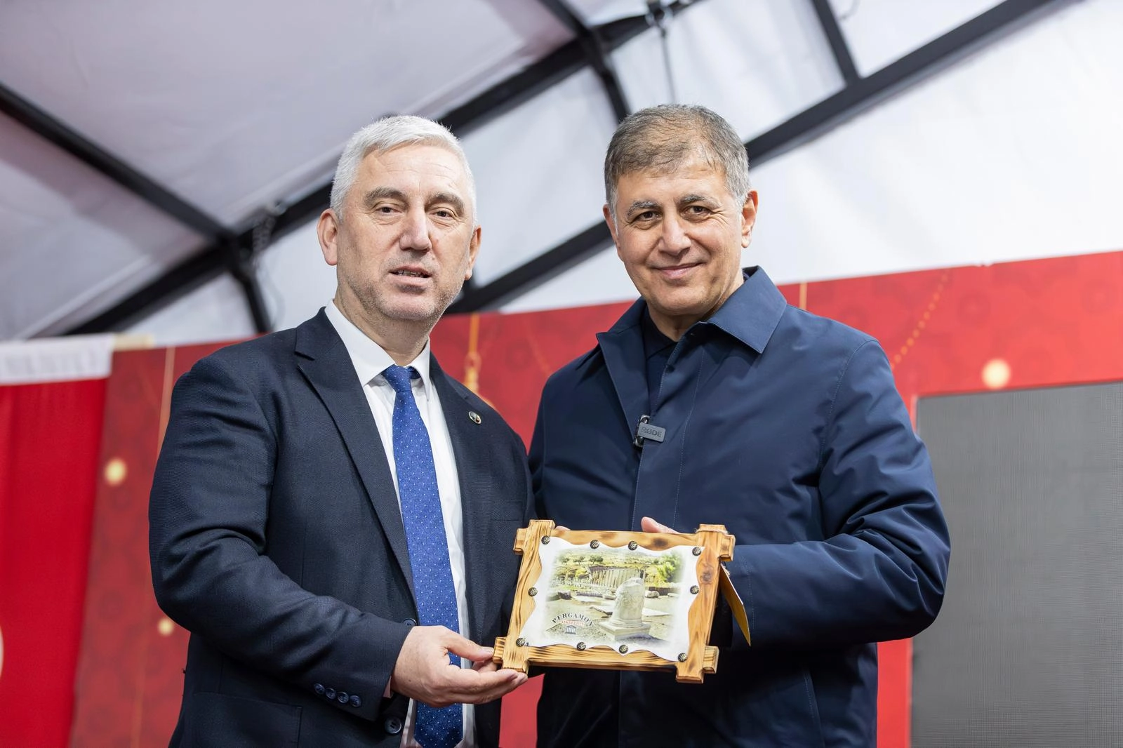 Bergama&rsquo;nın sofrasında doktor başkanlar buluştu